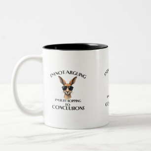 Känguru-Hopping zum Abschluss Zweifarbige Tasse