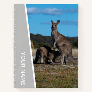 Känguru-Mutter und Baby in Australien, Silber Notizbuch