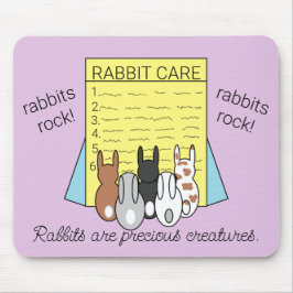 Kaninchen, die über Kaninchenpflege lesen: Mousepad