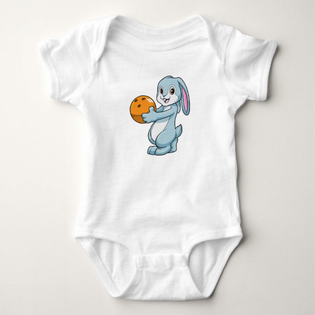 Kaninchen im Bowling mit Bowlingball Baby Strampler (Vorderseite)