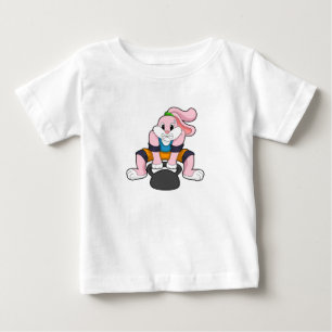 Kaninchen in Fitness mit Dumbell.PNG Baby T-shirt