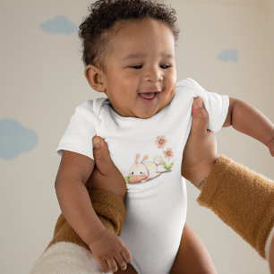 Kaninchen mit KarottenCartoon Gezeichnet Baby Strampler