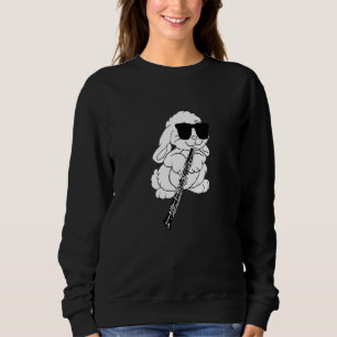 Kaninchen mit Sonnenbrille spielen Oboe Sweatshirt