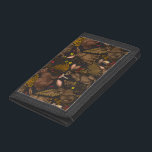 Kaninchen und Waldflora Dreifach Ballett Tri-fold Geldbeutel<br><div class="desc">Von Hand gezeichnet Kaninchen und Waldflora pilzen,  Beeren und Käfer</div>