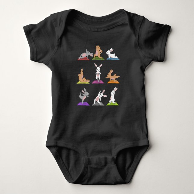Kaninchengeschenk| Sonnenyoga in Yoga Posen Sport Baby Strampler (Vorderseite)