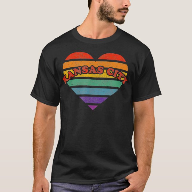Kansas City Retro Rainbow Heart 80er Whimsy LGBTQ T-Shirt (Vorderseite)