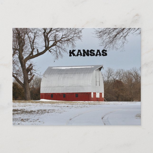 Kansas Roter Stall mit Baum- und Himmelskarte Postkarte (Vorderseite)