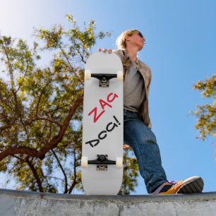 Kantiger Zag Dog Grauer Skateboard