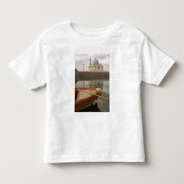 Kanu in Wasser mit Taj Mahal, Agra, Indien Kleinkind T-shirt (Vorderseite)