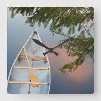 Kanufahren am See bei Sonnenuntergang, Kanada