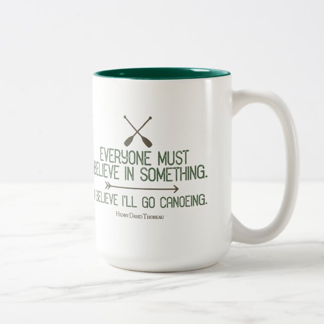 Kanufahren | Thoreau-Quote Zweifarbige Tasse (Rechts)