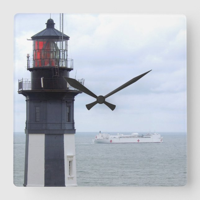 Kap-Henry-Leuchtturm mit einem Schiff Quadratische Wanduhr (Vorderseite)