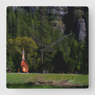 Kapelle bei Yosemite Quadratische Wanduhr