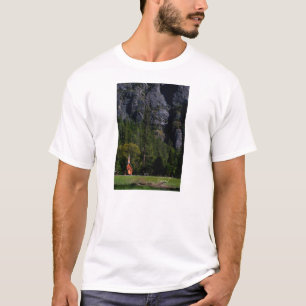 Kapelle bei Yosemite T-Shirt