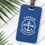 Kapitän Ankerseil Grenzschiff Name auf Banner Gepäckanhänger<br><div class="desc">Gepäckanhänger mit weißem nautischen Anker,  umgeben von einem Seilstreifen. Über dem Anker befindet sich ein hellblaues Band mit dem Namen Ihres Bootes. Fügen Sie den Titel,  z. B. Kapitän,  oben und unten einen individuelle Name hinzu. Kontaktinformationen auf der Rückseite.</div>