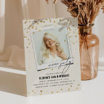 Kapitel 60 Spaß Modernes Foto 60. Geburtstag Einladung<br><div class="desc">Kapitel SIXTY! Laden Sie Freunde und Familie ein, um eine 60. Geburtstagsfeier mit diesen lustigen modernen Einladungen zum Geburtstag von Erwachsenen zu feiern. Design verfügt über ein Foto-Snap, den Text 'Kapitel Sechzig in Serif-und Kalligraphie Schriftart, Imitats Gold Glitzer Konfetti und eine bearbeitbare Geburtstagsvorlage, die leicht mit Ihren eigenen Ereignissen anpassen....</div>