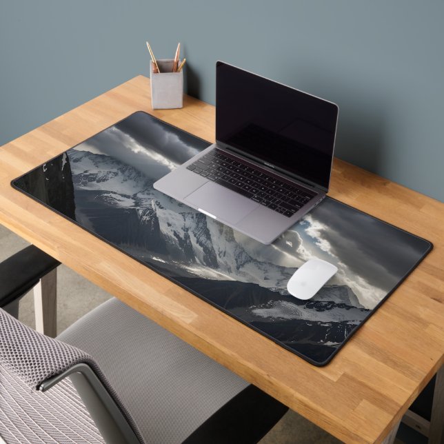 Karakoram Mountain Storm Schreibtischunterlage (Büro 2)