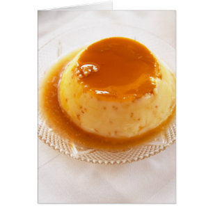 Karamellcreme-Pudding mit Karamell