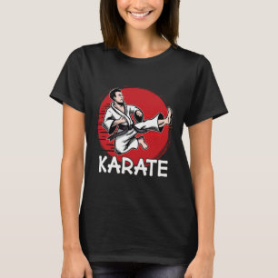 Karate-Design-Mann macht Jump Kick für Karateka  T-Shirt
