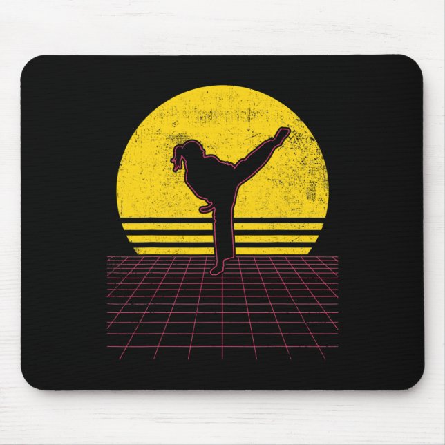 Karate Girl Vintage  Mousepad (Vorne)