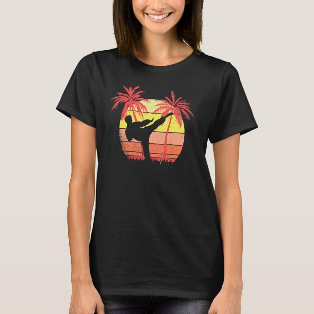 Karate High Kick Summer Sunset 80s Palm T-Shirt (Vorderseite)