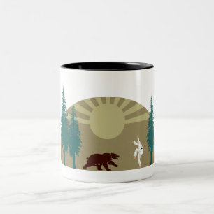 Karate Kick Bear Zweifarbige Tasse