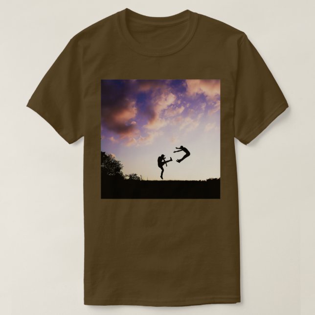 Karate kick by the dusk 1 T-Shirt (Design vorne)