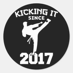 Karate Martial Arts Kicking seit Funny Kid Bir Runder Aufkleber