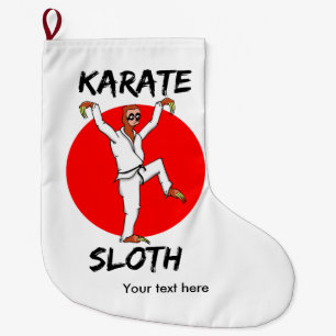 karate sloth ALL SHOPS TEXT.png Großer Weihnachtsstrumpf