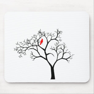 Kardinals-roter Vogel im Snowy-Winter-Baum Mousepad