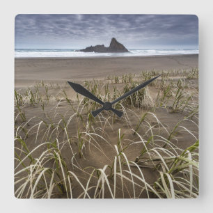 Karekare Beach Panatahi Island, West Coast Quadratische Wanduhr