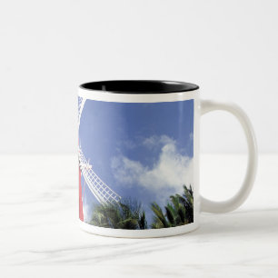 Karibik, Aruba. Alte Mühle, umgebaut in 'Mühle Zweifarbige Tasse
