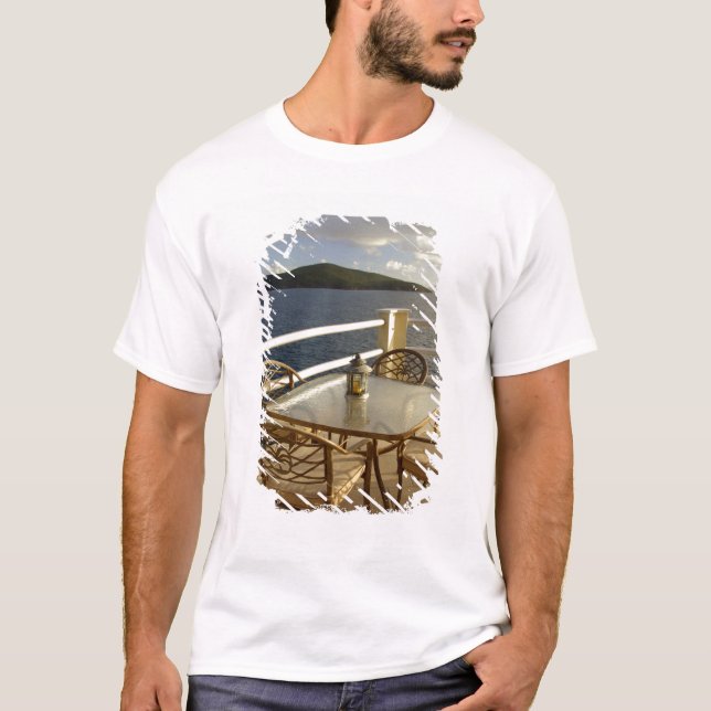 Karibik, U.S. Jungfrau Islands, St. Thomas.Ansehen T-Shirt (Vorderseite)