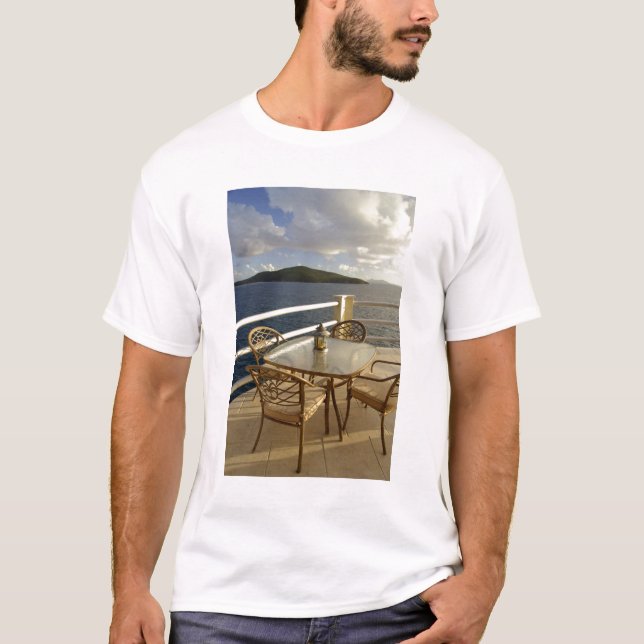 Karibik, U.S. Jungfrau Islands, St. Thomas.Ansehen T-Shirt (Vorderseite)