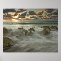 Karibisches Meer, Kaimaninseln. Brandwellen 3