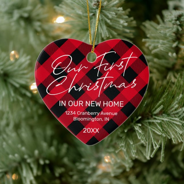 Kariert Red New Zuhause First Christmas Keramik Ornament (Baum)