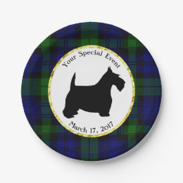 Karierte der Schwarzweiss-Scottie personifizieren Pappteller