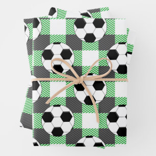 Kariertes Fußball-Muster in Schwarz-weiß und grün Geschenkpapier Set