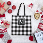 Kariertes Monogramm aus Schwarz und Weißbüffel<br><div class="desc">Stilvolle Tote-Tasche bietet einen großen schwarz-weißen Büffel-Karo kariert gemustertes Design mit einem benutzerdefinierten Monogramm-Initial,  das personalisiert werden kann.</div>