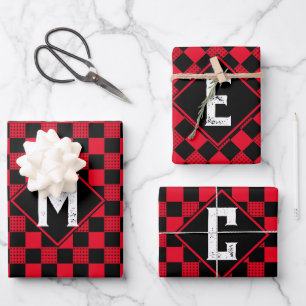 kariertes Monogramm-Karton mit rotem und schwarzem Geschenkpapier Set