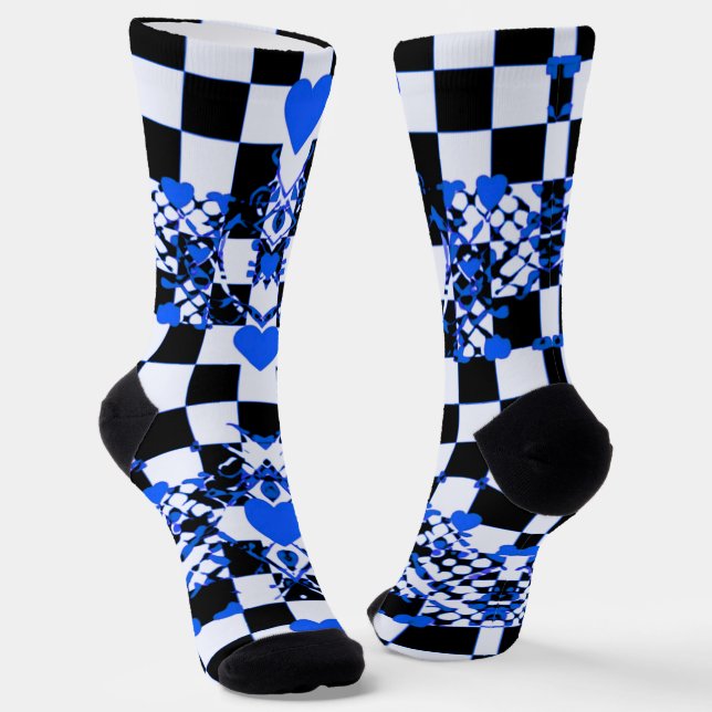 Kariertes Muster mit blauen Herzen und Formen Socken (Gewinkelt)
