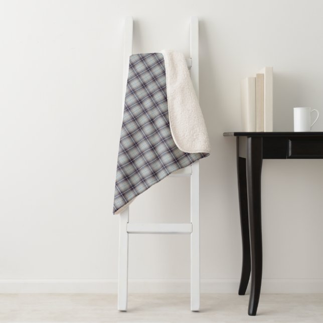 Kariertes Tartan-Muster Sherpadecke (Beispiel)