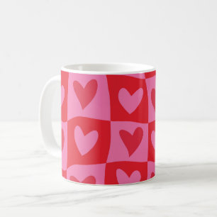 Kariertes verzerrtes Rosa und Rotes Herzen Muster  Kaffeetasse