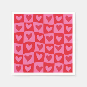 Kariertes verzerrtes Rosa und Rotes Herzen Muster  Serviette