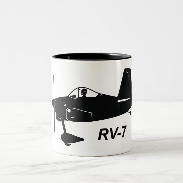 Karikatur der Packwagen-RV-7 Zweifarbige Tasse (Mittel)