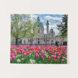Karlskirche im Frühjahr in Wien, Österreich Wandteppich