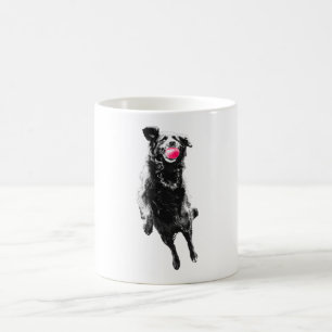 Karmesinroter Fang im Flug Kaffeetasse