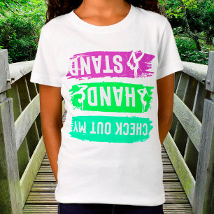 Karo meinen Lila T - Shirt am Handstand raus