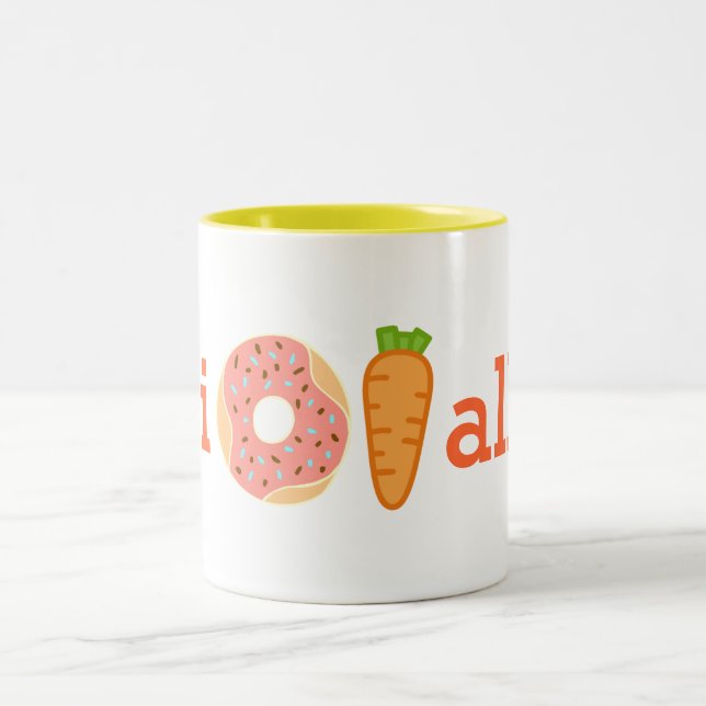Karotte des Krapfens I alle lustige Schale Zweifarbige Tasse (Mittel)