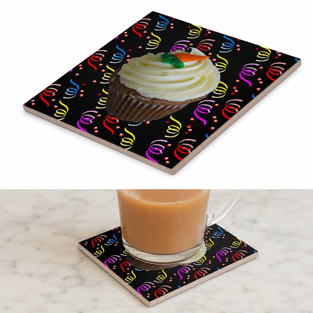 Karottenkuchen-Cupcake mit Konfetti Fliese (Carrot Cake Cupcake with Confetti Ceramic Tile)